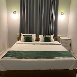 Hollywood Bed & Breakfast